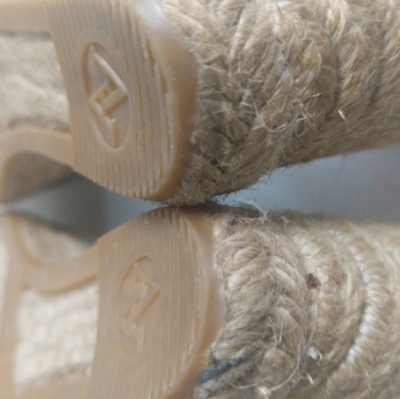 Adrienne Vittadini Gold Metallic Wedge 4" Heel Chris's Cross ShoeJute Heel 7.5 - Picture 3 of 14